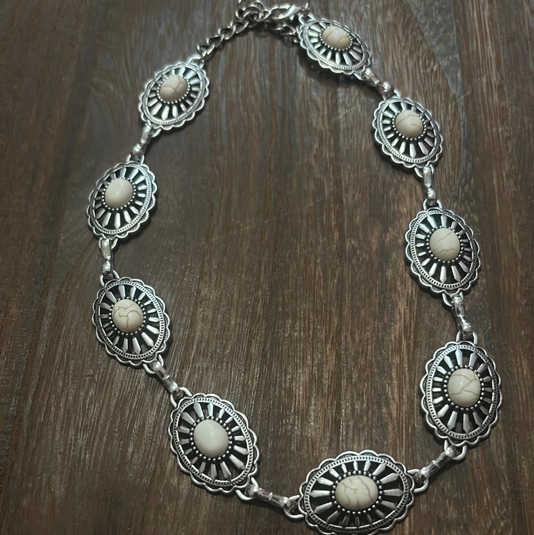 Western Cream Necklace